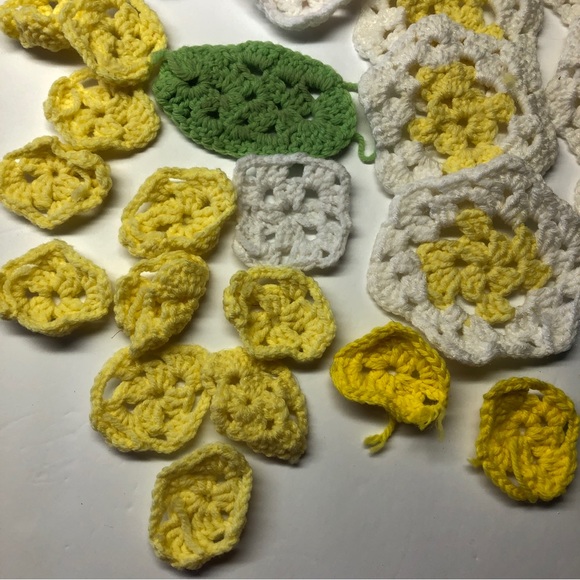 Lot of Random Crochet Pieces Butterfly Pom Pom Grannycore - Picture 4 of 5